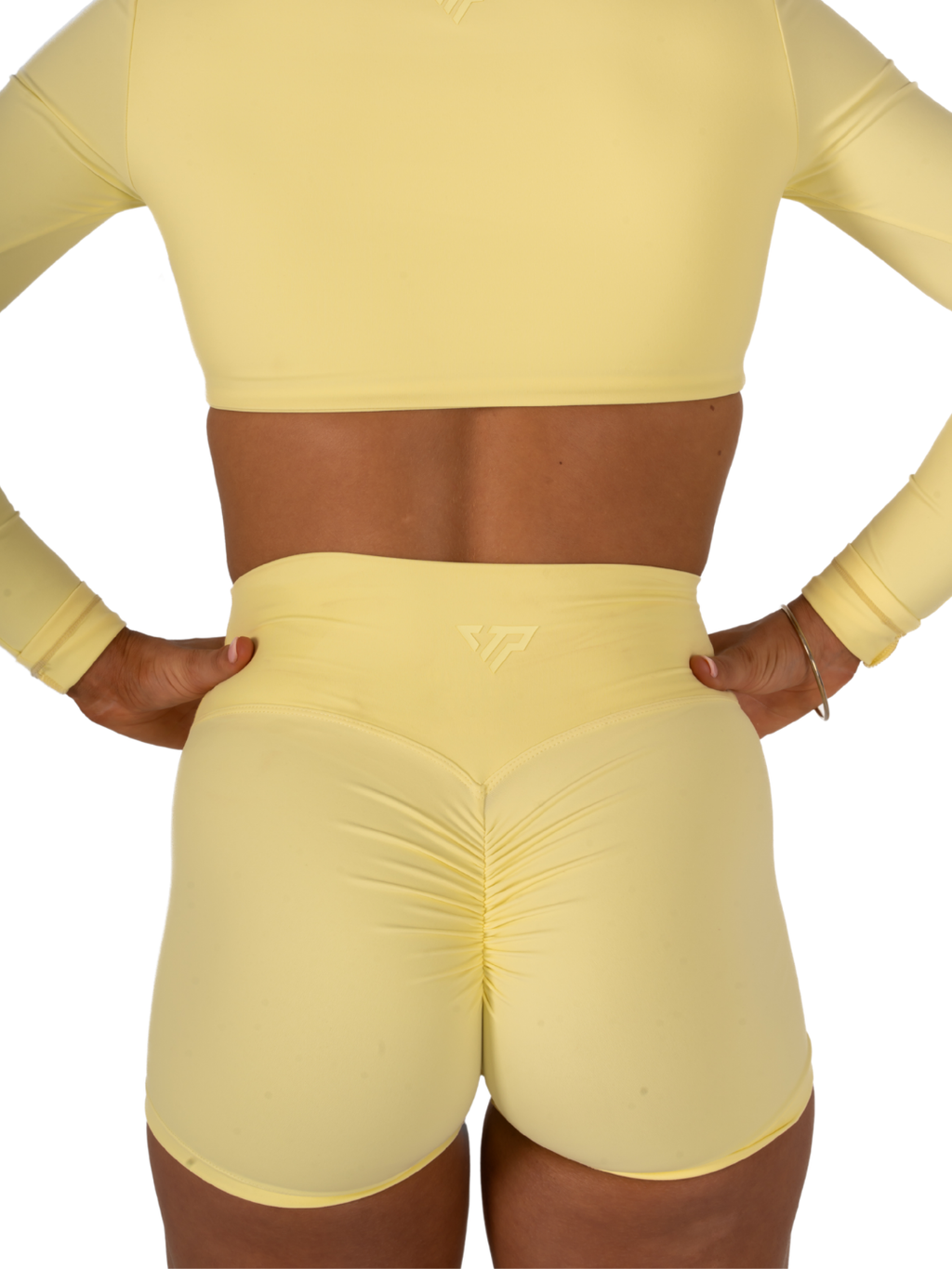 SLEEK SCRUNCH SHORTS - LEMON