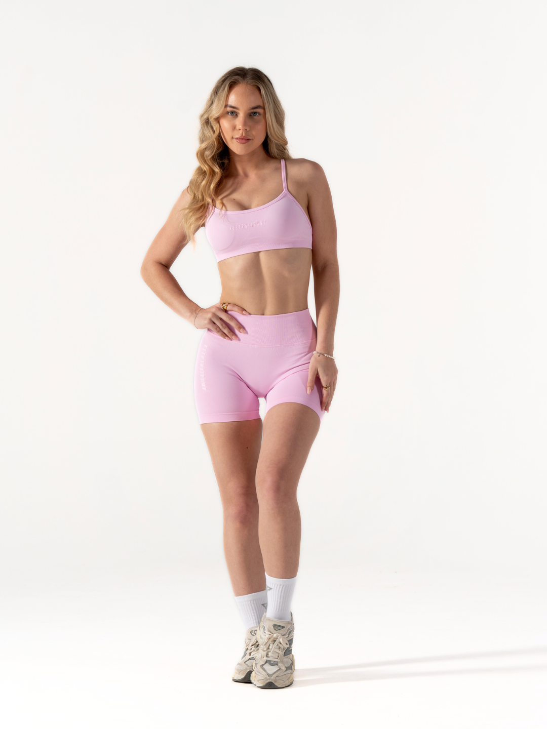 LJ V-BACK SCRUNCH SHORTS - PINK