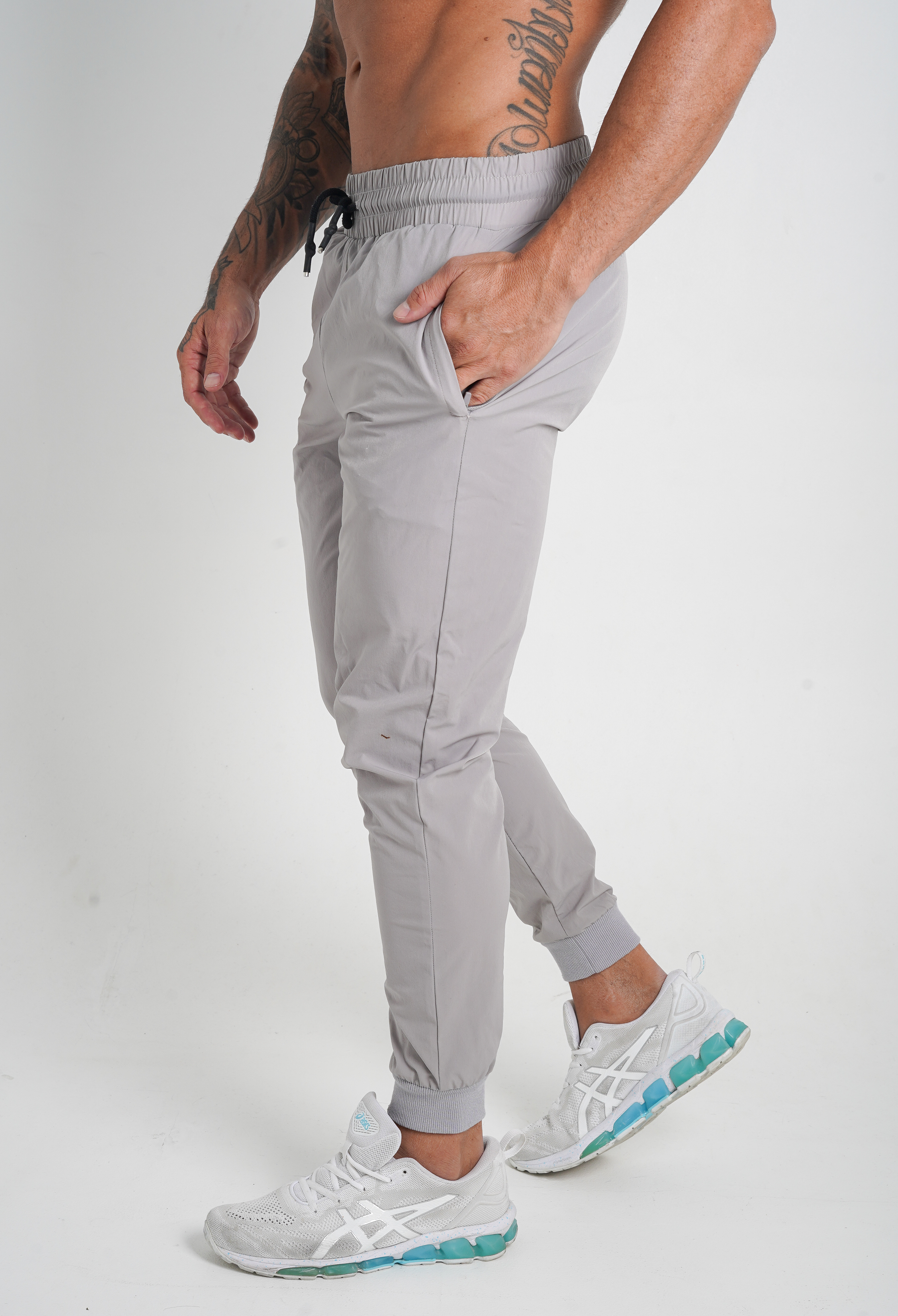 TECH JOGGERS - GREY