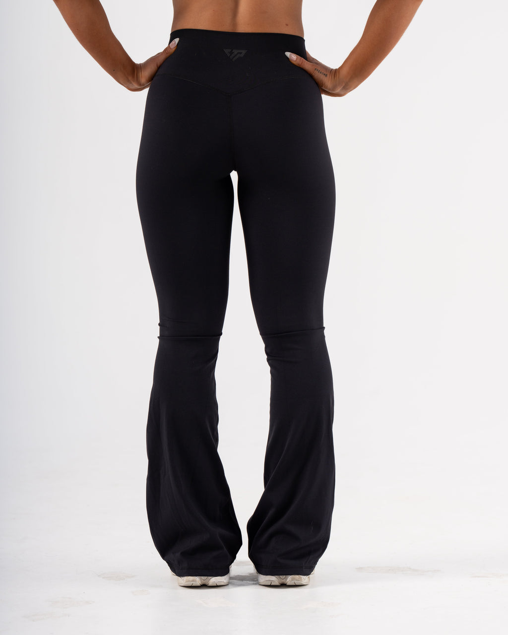 SIGNATURE FLARE PANTS REGULAR LENGTH - BLACK