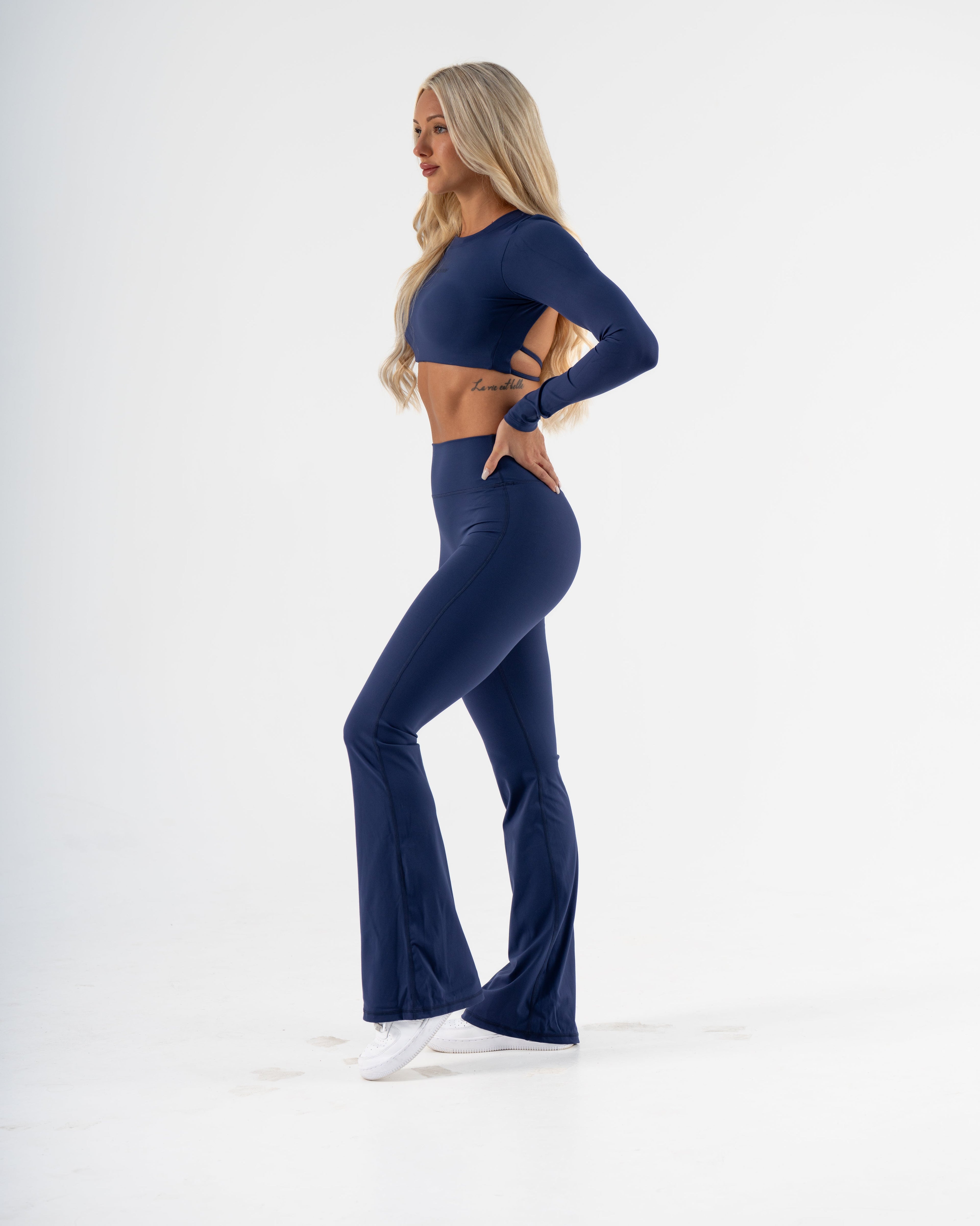 SIGNATURE LONG SLEEVE CROP - NAVY
