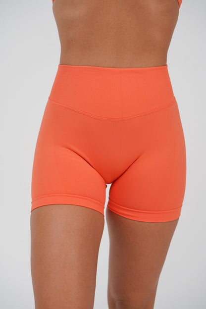 RECOIL SCRUNCH SHORTS - TAHITI ORANGE