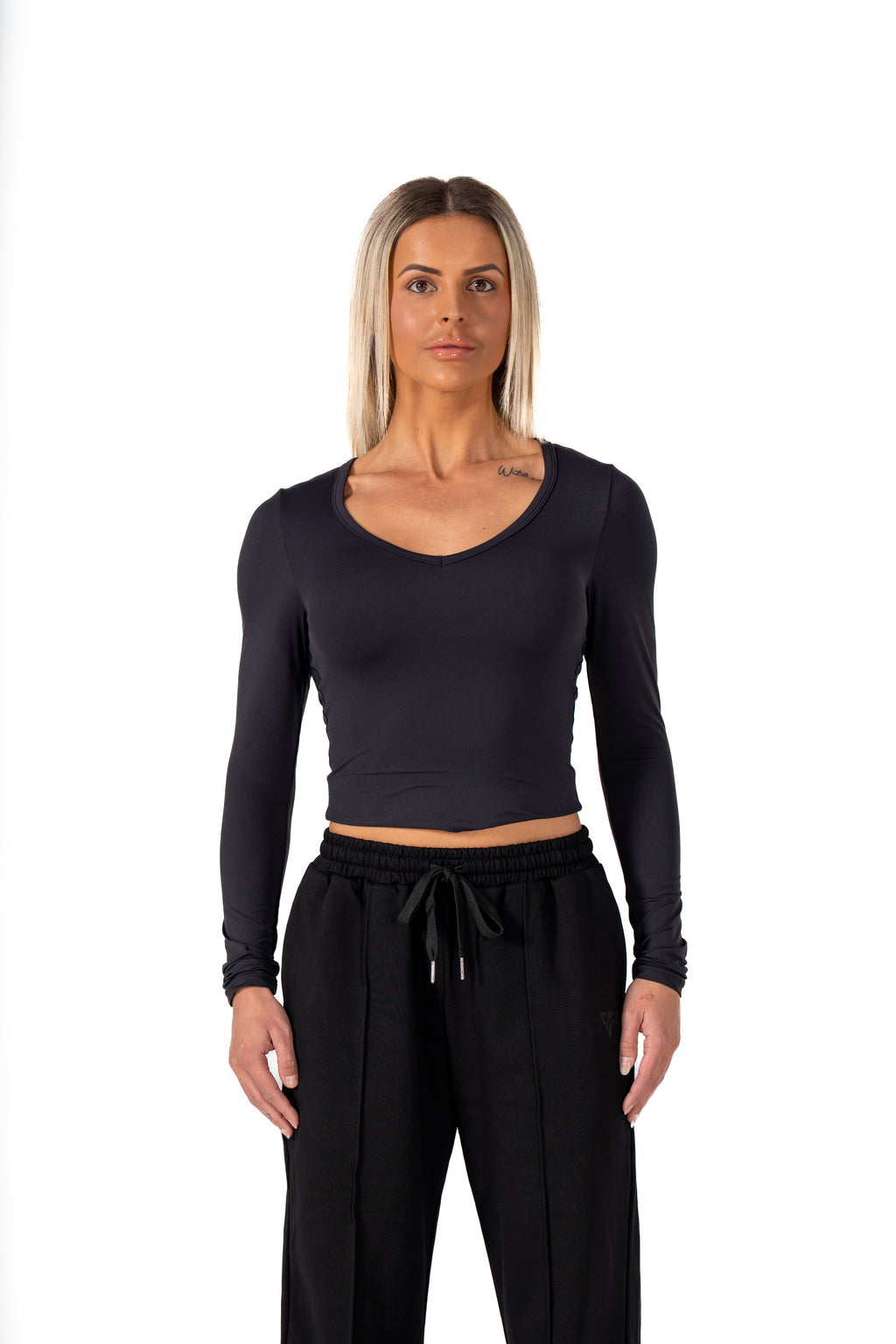 CLASSIC V-NECK LONG SLEEVE - BLACK