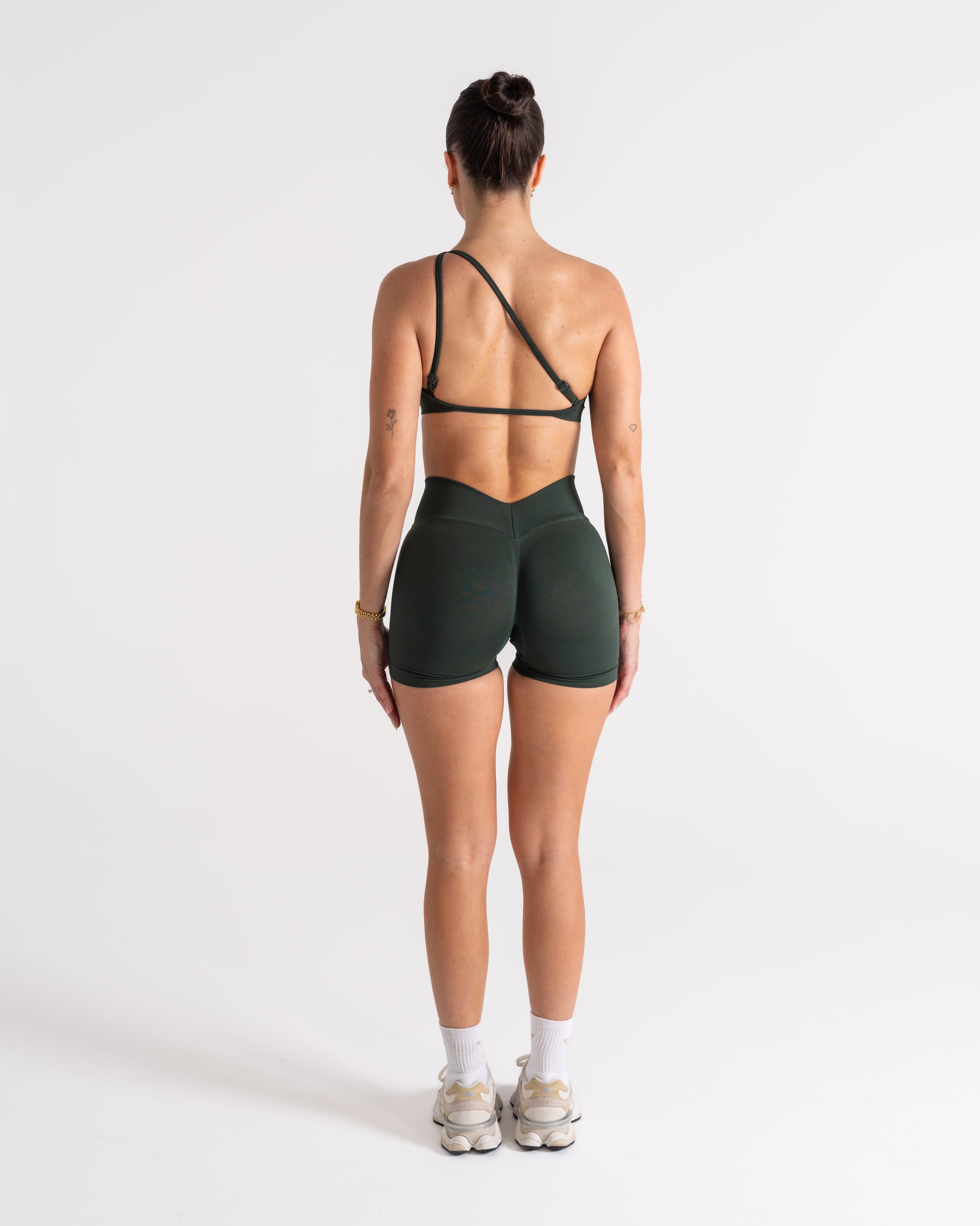 LJ V-BACK SCRUNCH SHORTS - FOREST GREEN