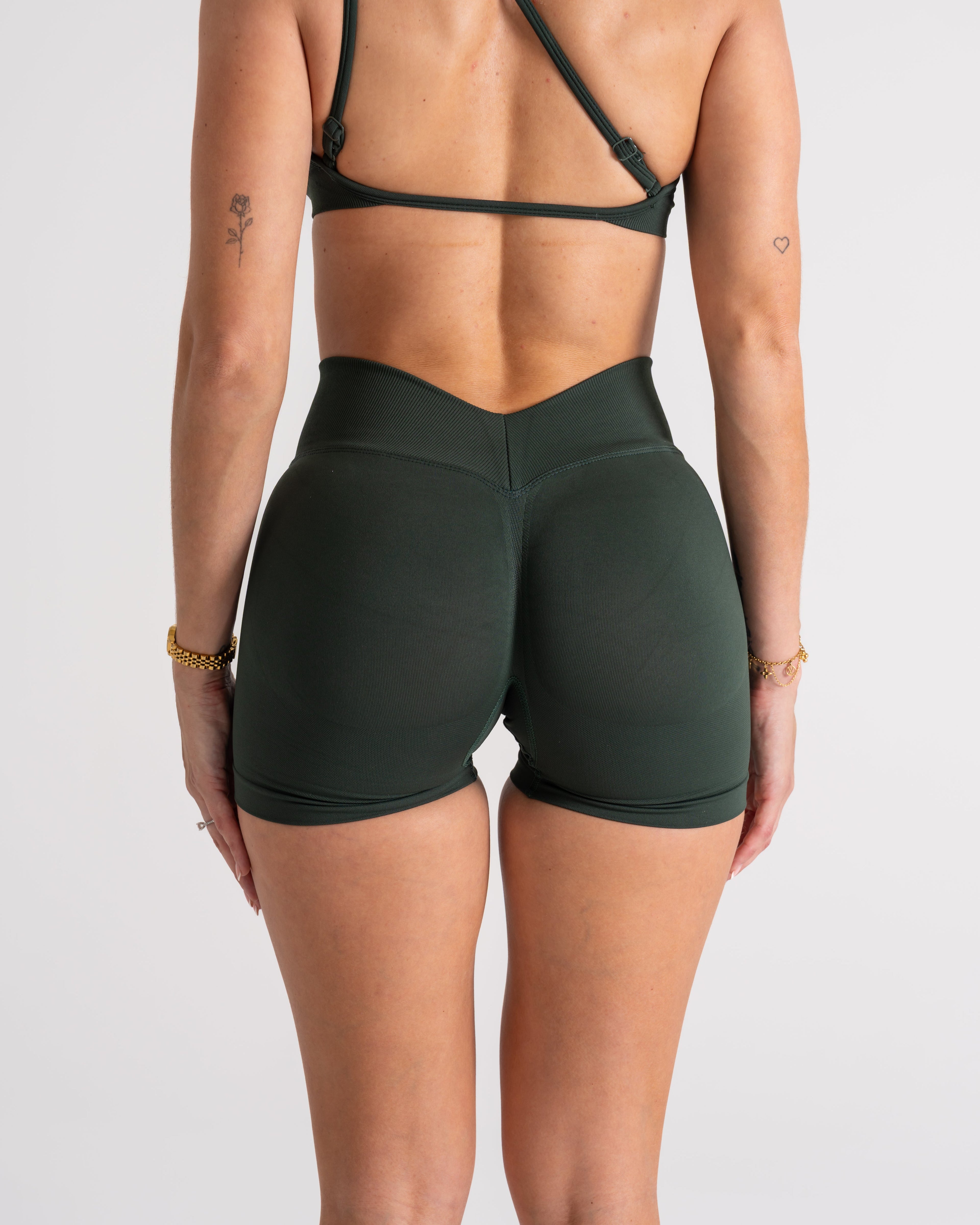 LJ V-BACK SCRUNCH SHORTS - FOREST GREEN