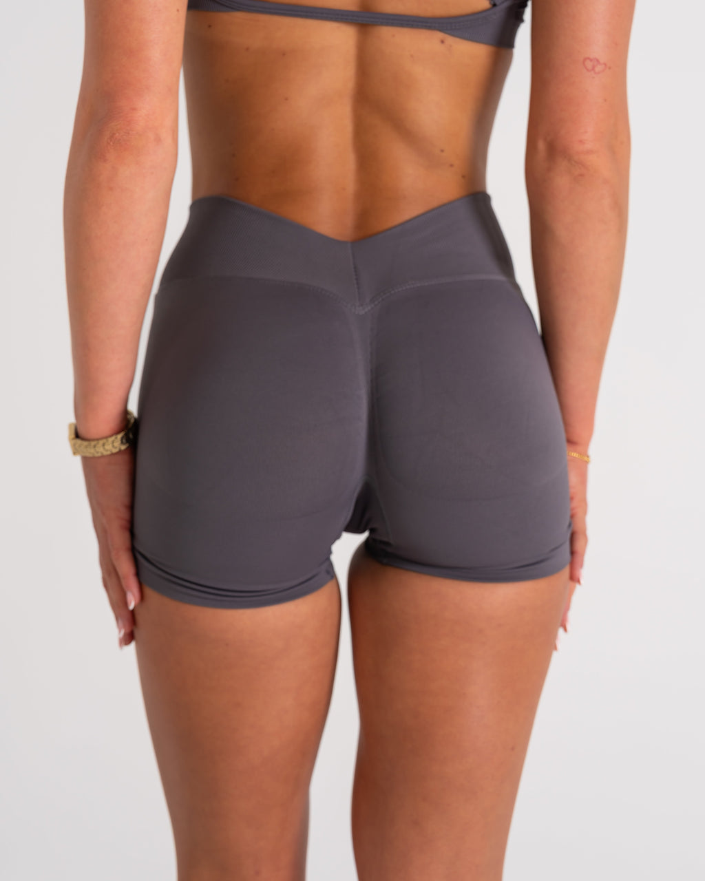 LJ V-BACK SCRUNCH SHORTS - STORM