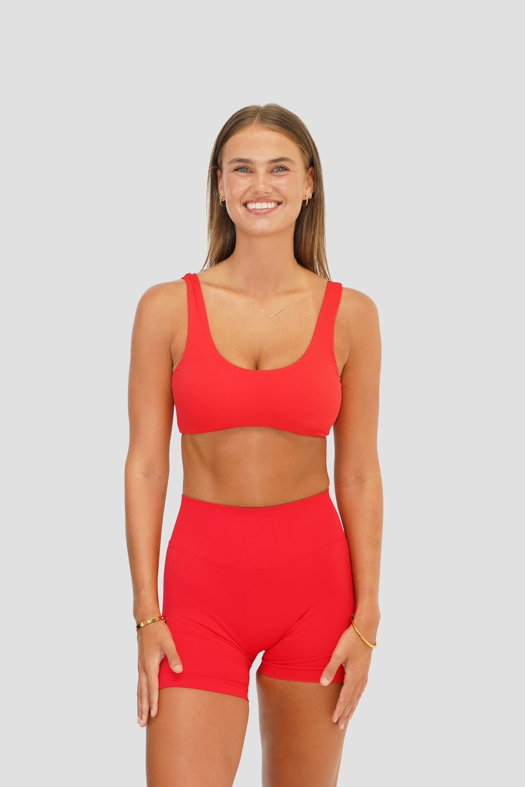 RECOIL HIGH WAIST SCRUNCH SHORTS - RED