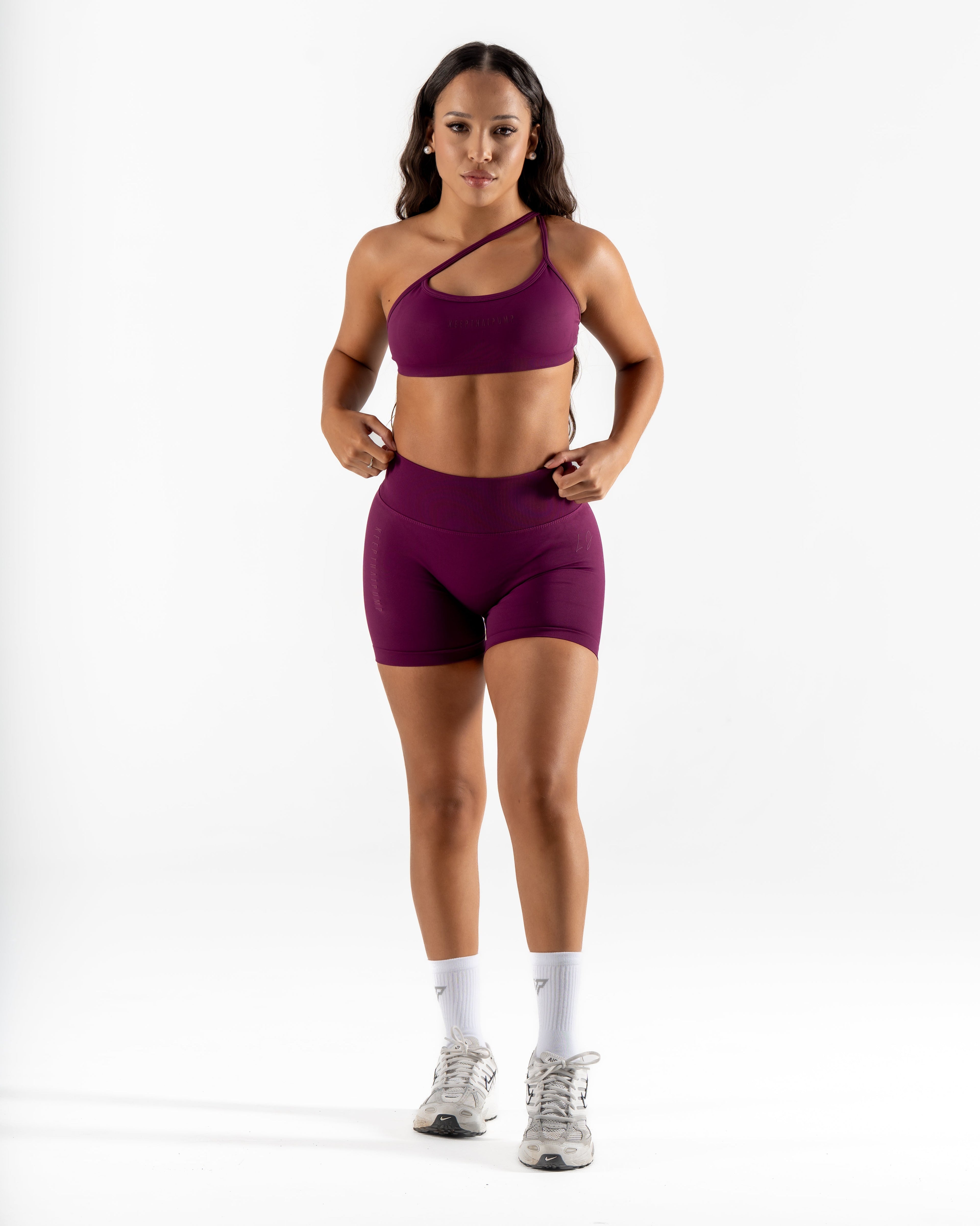 LJ V-BACK SCRUNCH SHORTS - BERRY