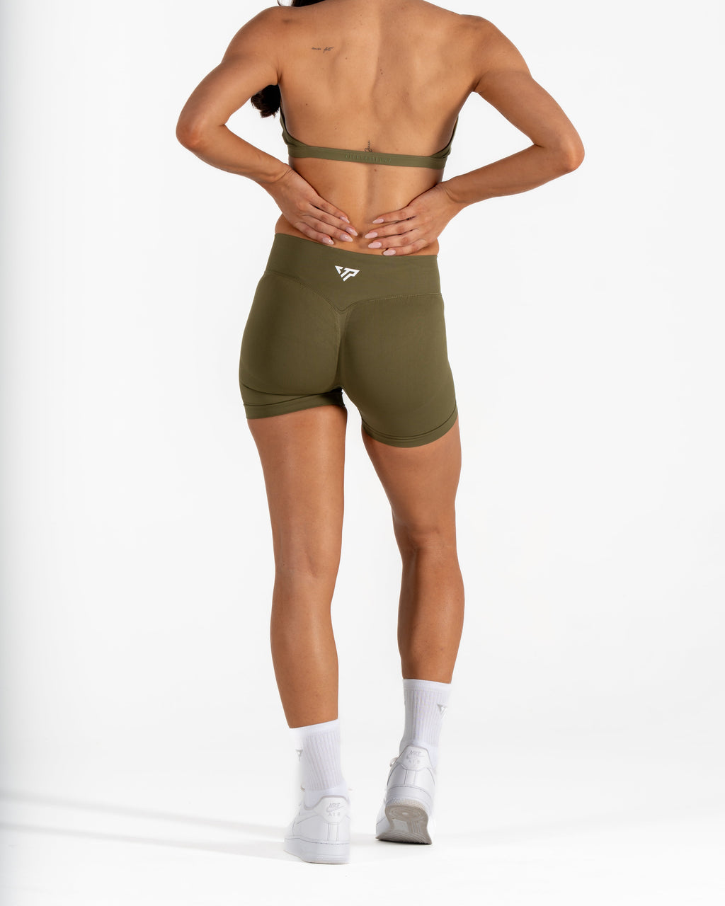 RECOIL SCRUNCH SHORTS - DARK KHAKI GREEN