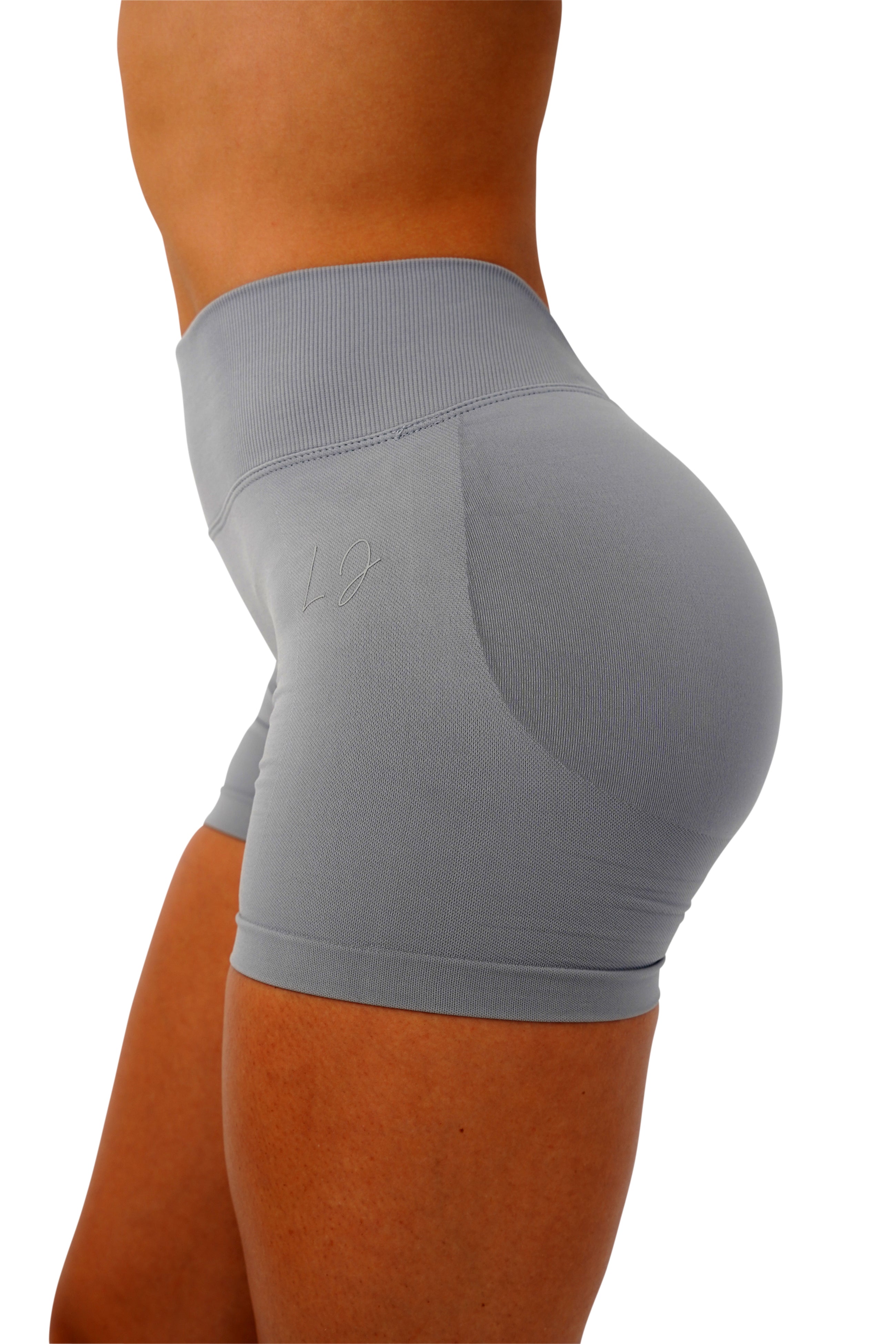 LJ V-BACK SCRUNCH SHORTS - LIGHT GREY