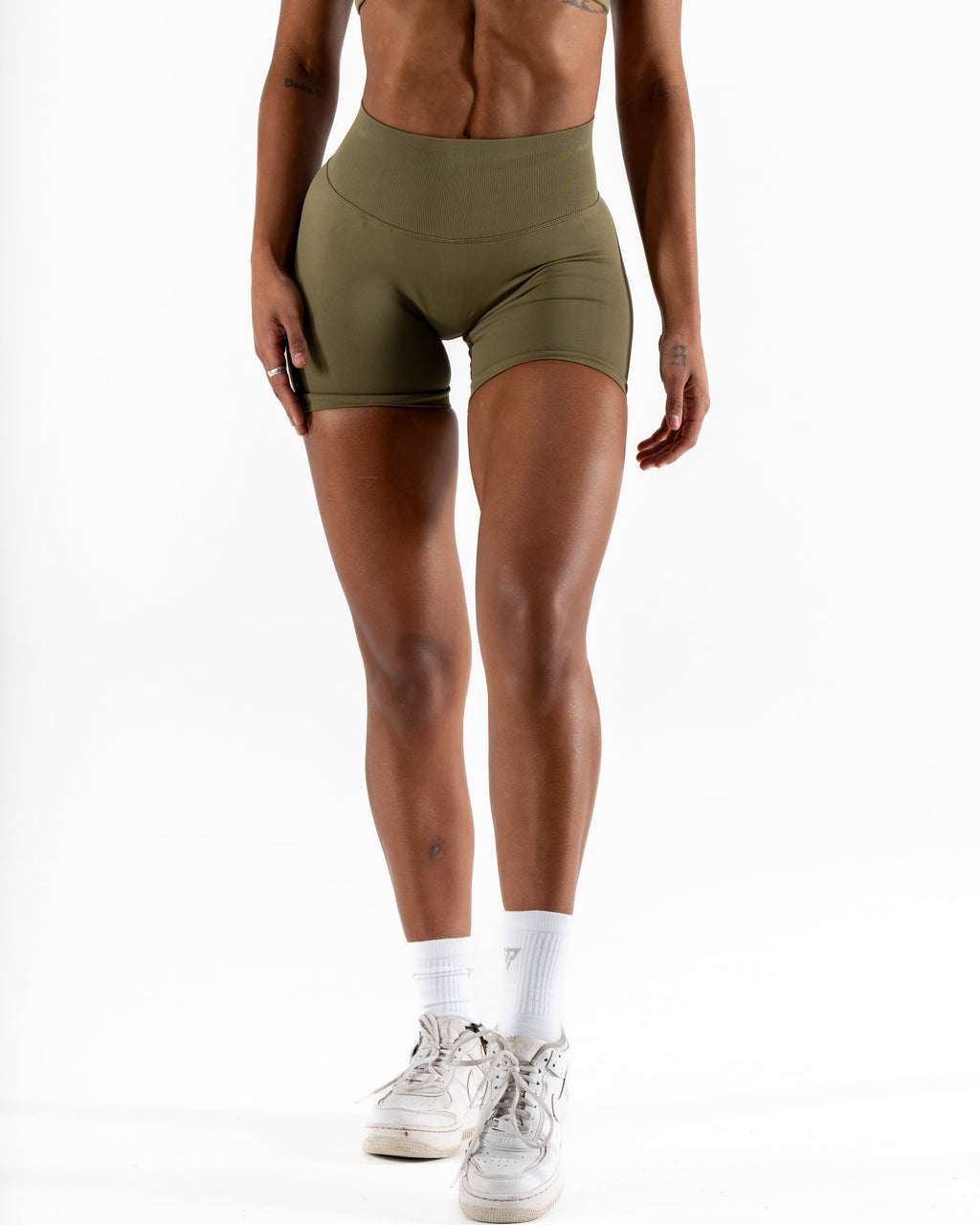 RECOIL HIGH WAIST SCRUNCH SHORTS - DARK KHAKI GREEN