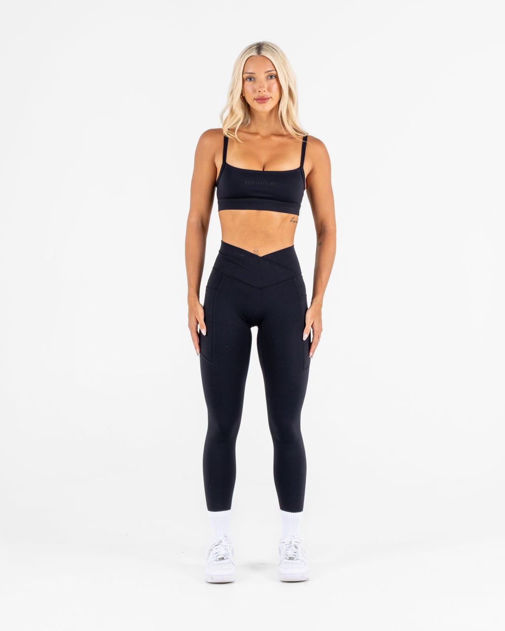 IGNITE V CUT LEGGING - BLACK