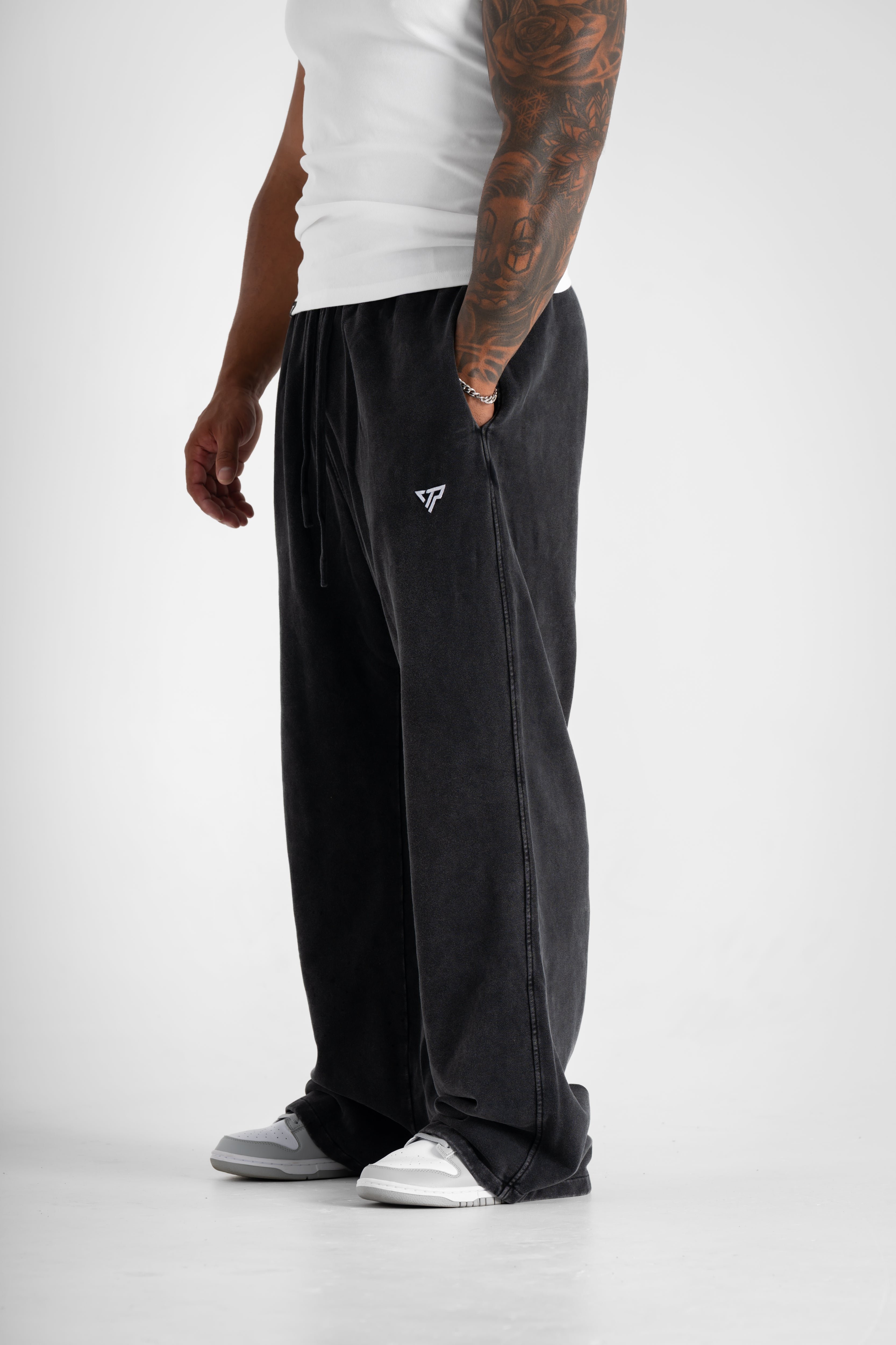 KTP STRAIGHT LEG JOGGER - BLACK