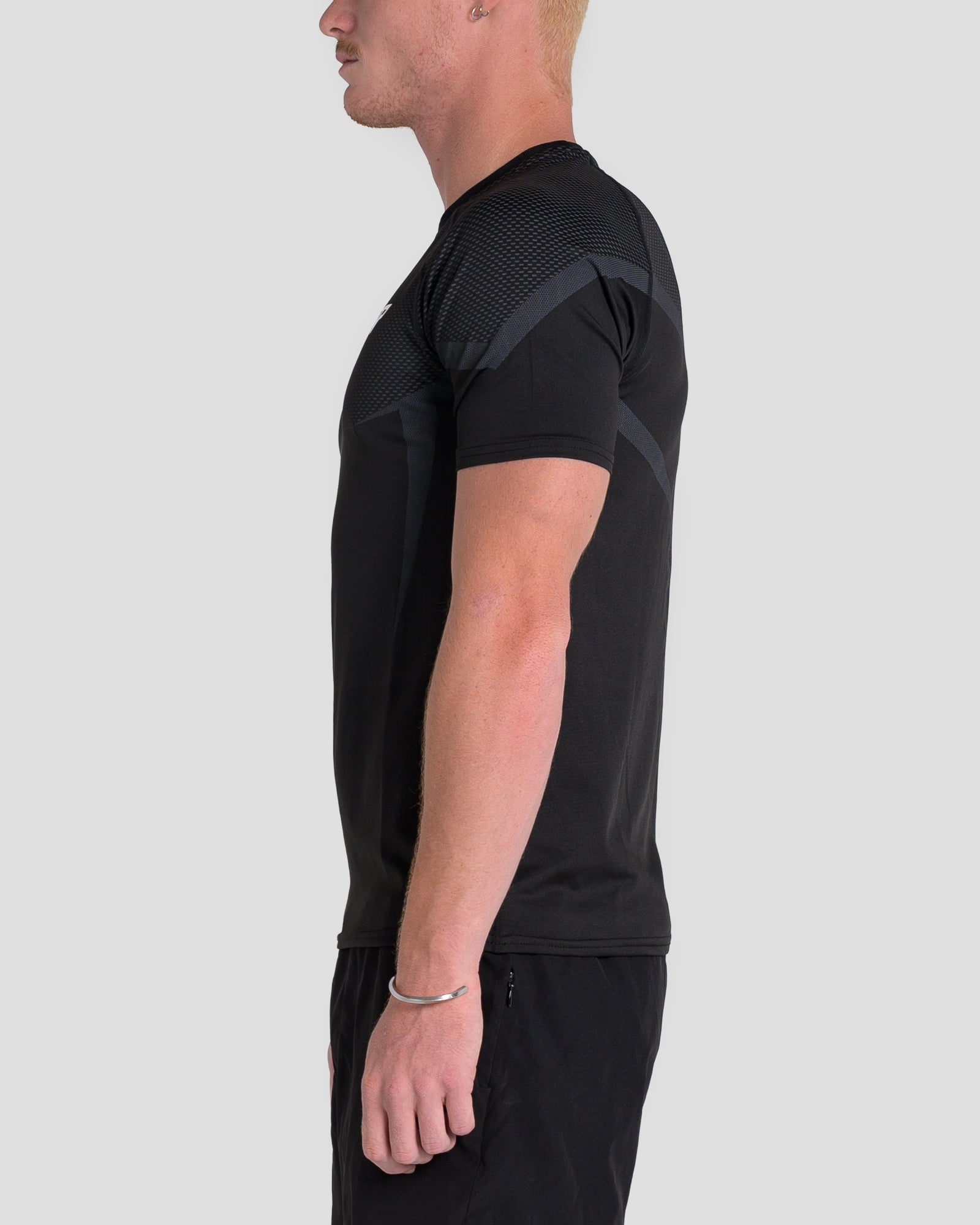 KTP MEN'S FLEXFIT TEE - BLACK