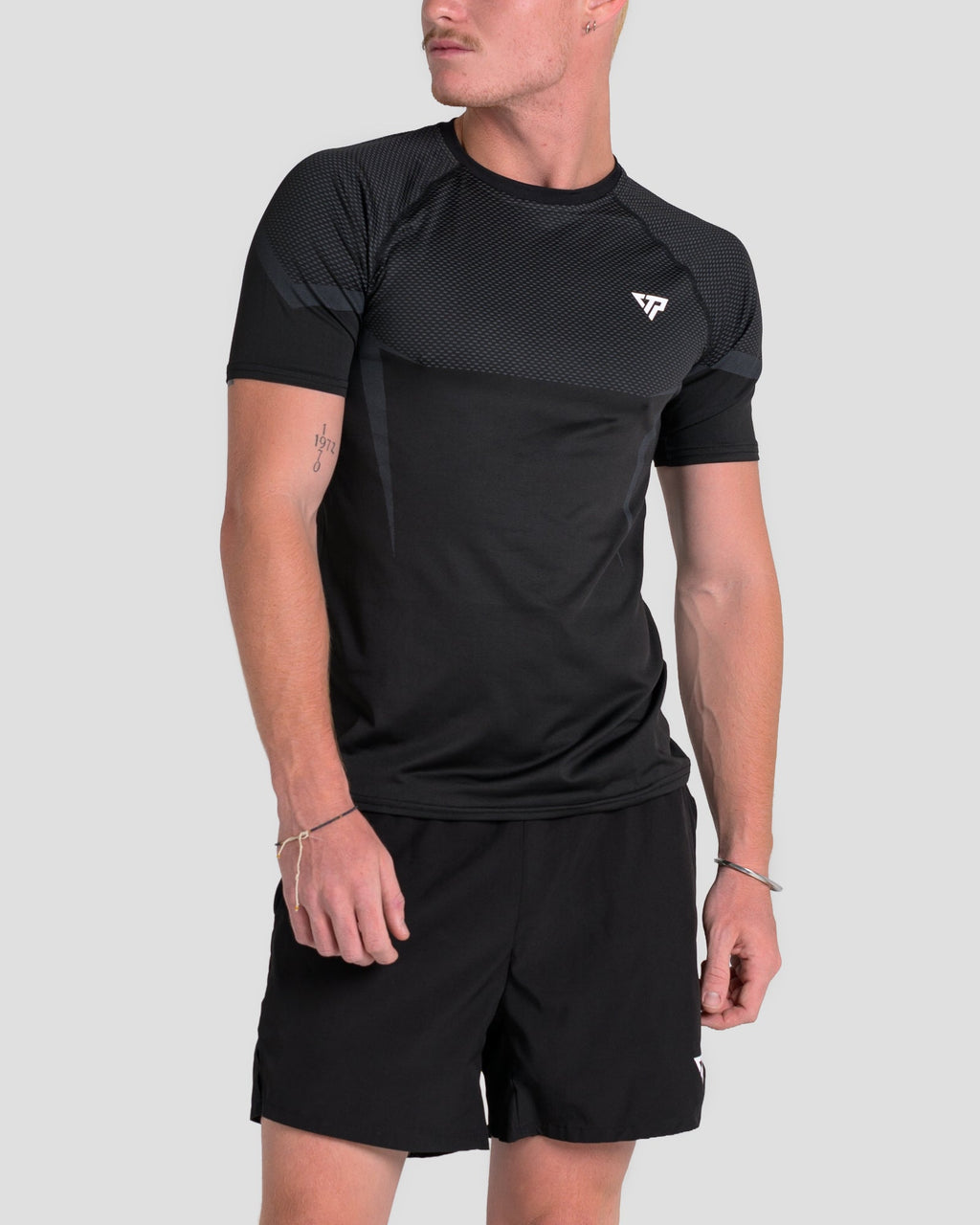 KTP MEN'S FLEXFIT TEE - BLACK