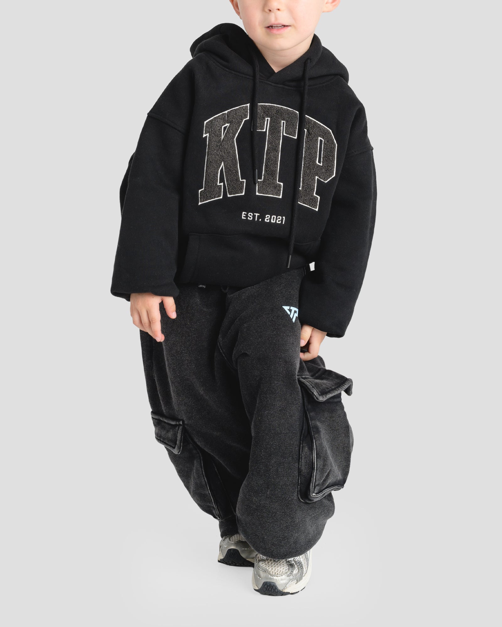 KIDS SEASON 1 HOODIE - BLACK