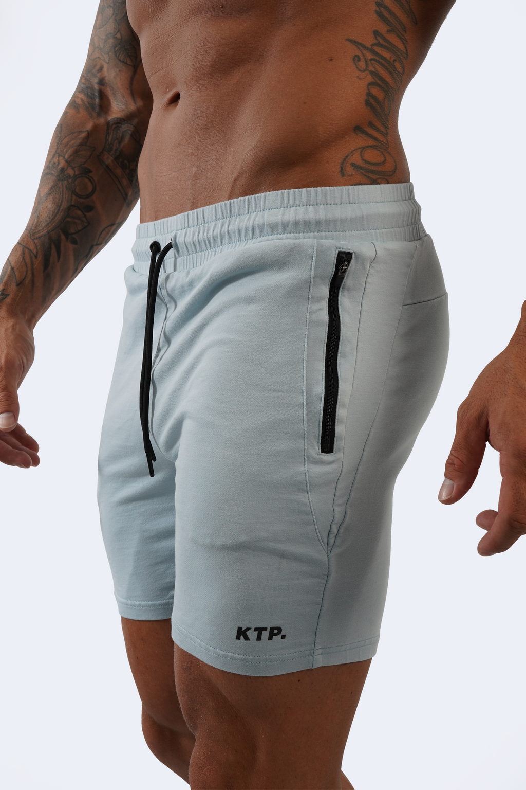 ESSENTIAL SHORTS 2.0 - LIGHT BLUE