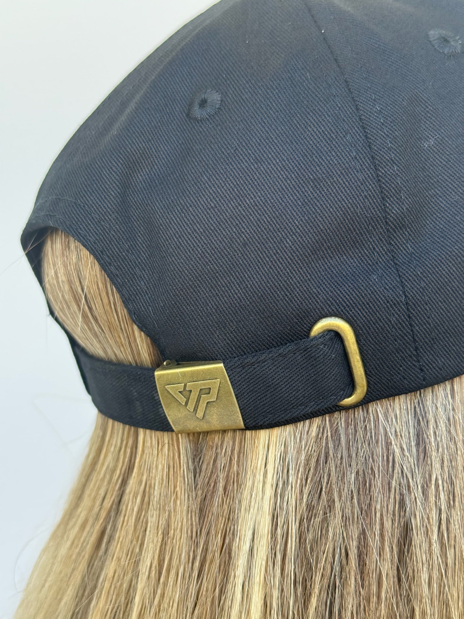 UNISEX CLASSIC CAP - BLACK