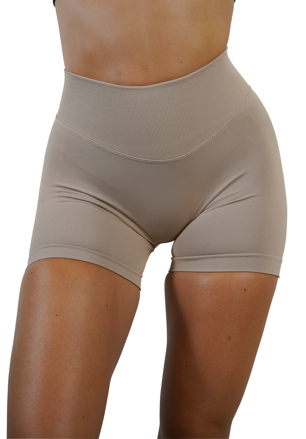 RECOIL HIGH WAIST SCRUNCH SHORTS - LATTE